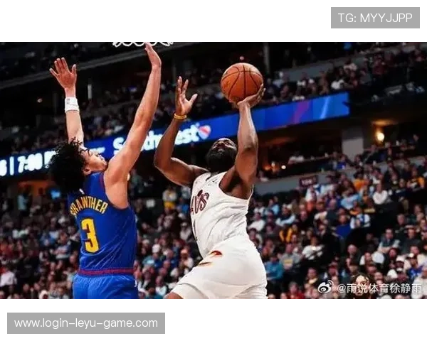 哈利伯顿突破制造多次助攻 助掘金拉开关键时刻比分差距