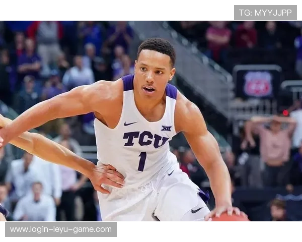 德斯蒙德·班恩三分出手率提升显著，拉开火箭锋线空间效率