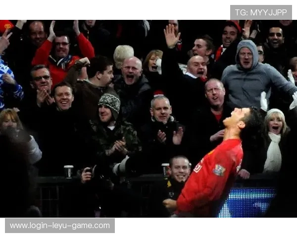 曼联陷入致命战术分歧：滕哈格硬刚C罗是巨星的黄昏还是崛起的开端？