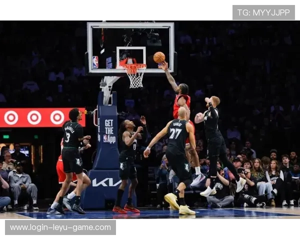 爱德华兹通过增加持球挡拆后的干拔跳投拉开与同届得分手的档次差距